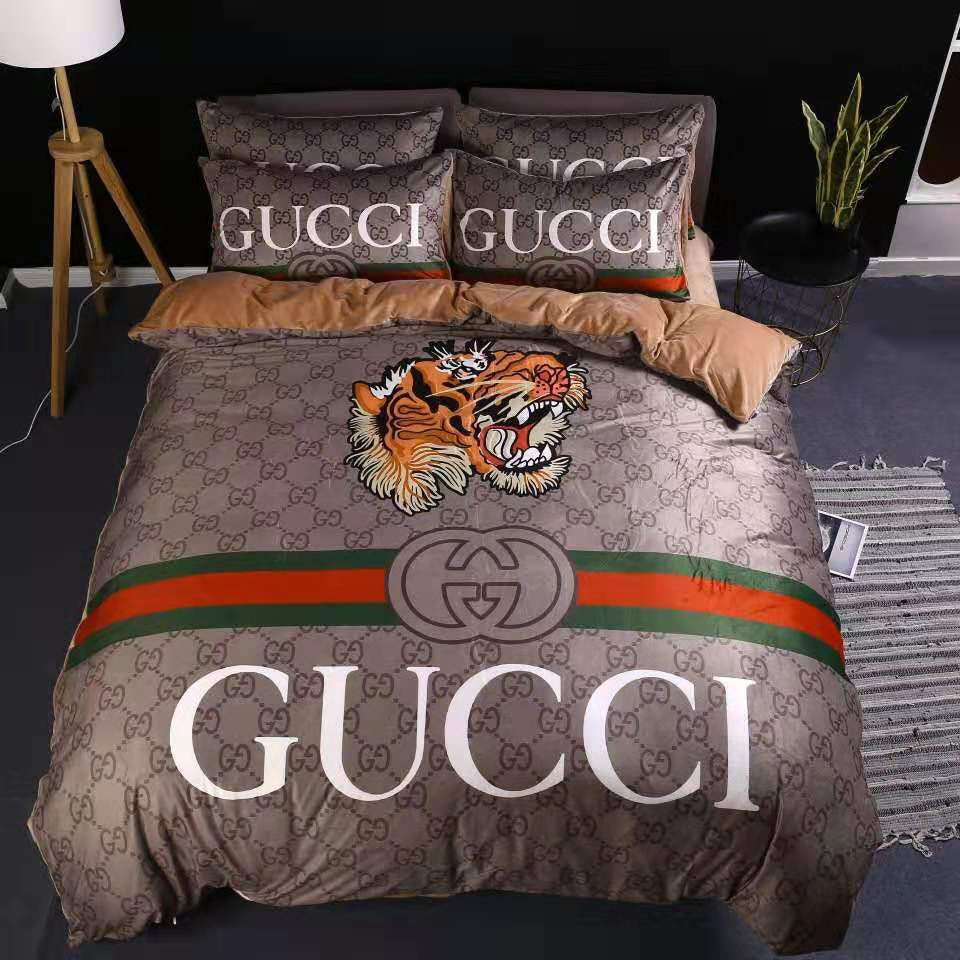 Premium Luxury Brand Bedding Set DN1615791