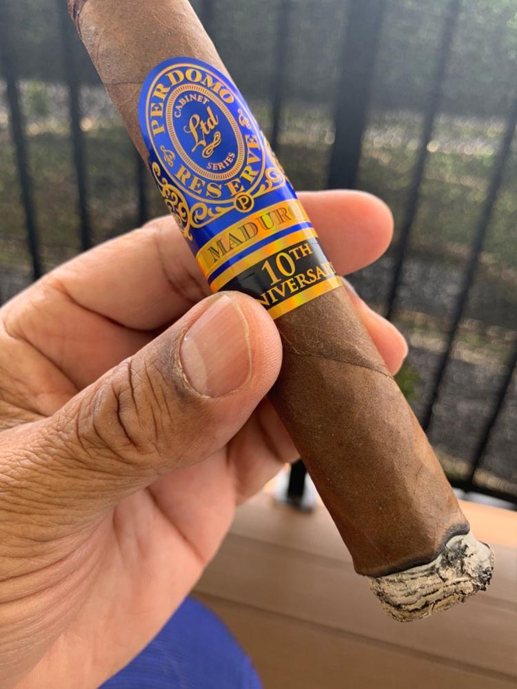 Perdomo Reserve 10th Anniversary Maduro Churchill Box