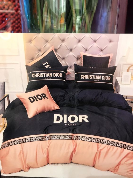 Premium Luxury Brand Bedding Set DN1609401