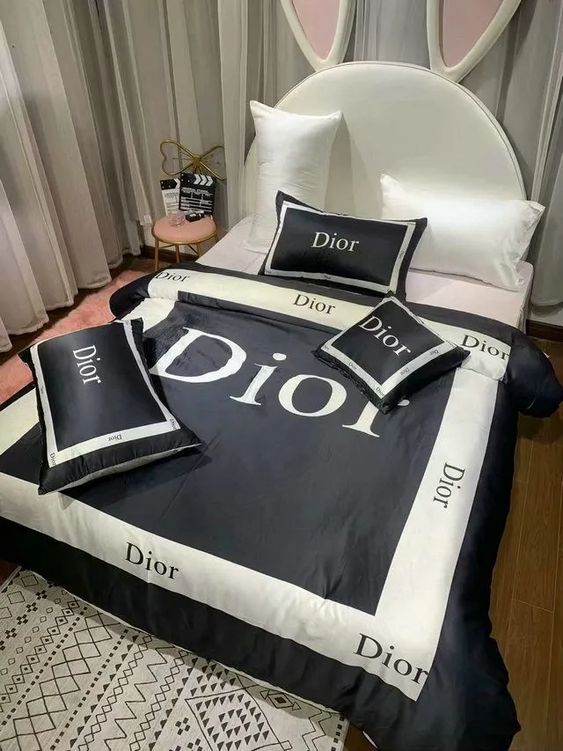 Premium Luxury Brand Bedding Set DN1609404