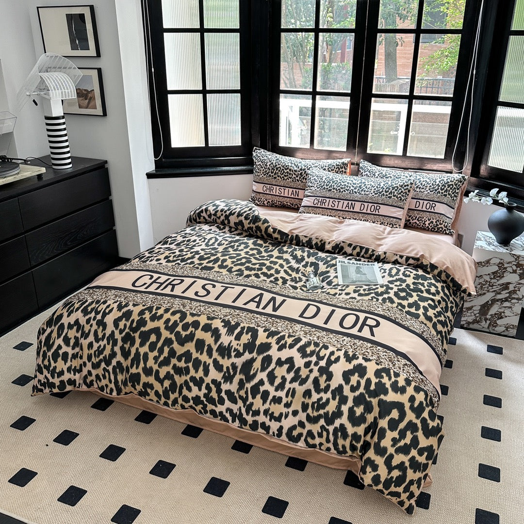 Premium Luxury Brand Bedding Set DN16090207