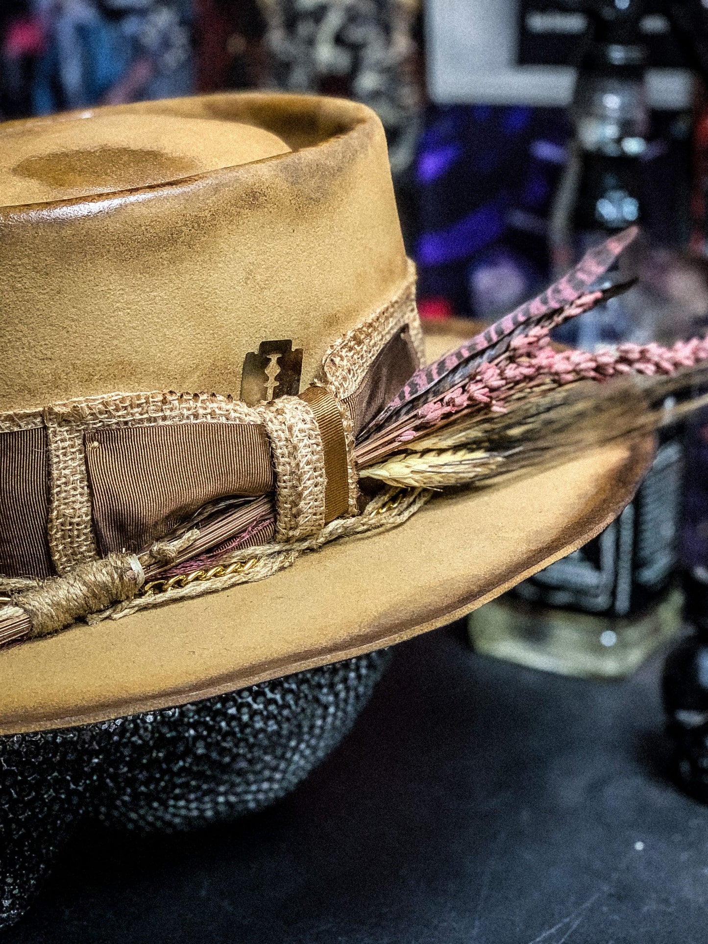 HONEY BED - Blade Hats