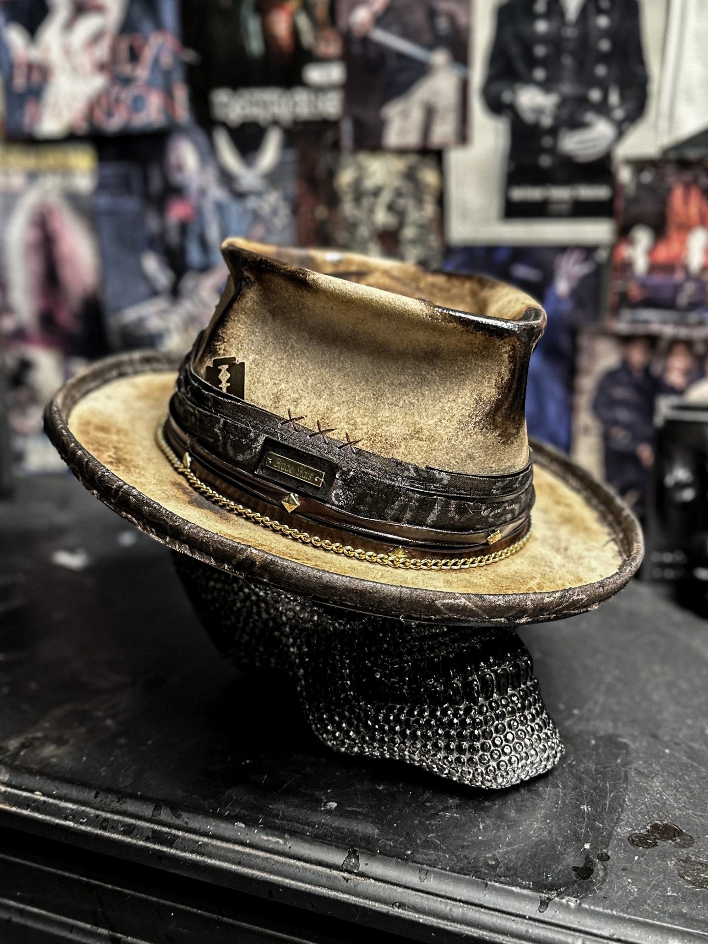 SIMPLE MAN - Blade Hats