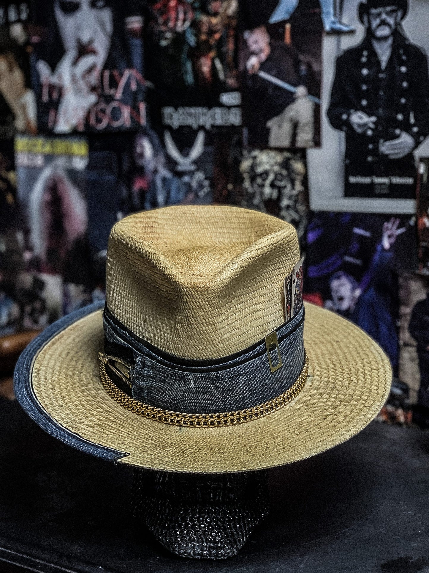 STICKY FINGERS - Blade Hats