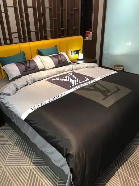 Premium Luxury Brand Bedding Set   DN9290814