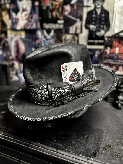 LIVIN´ ON THE EDGE - Blade Hats