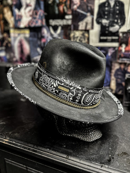 LIVIN´ ON THE EDGE - Blade Hats