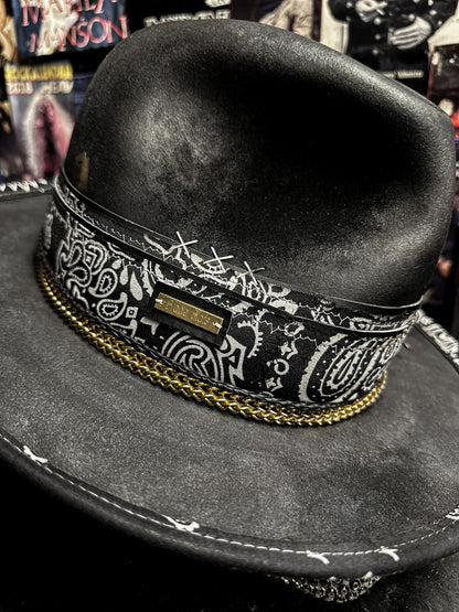 LIVIN´ ON THE EDGE - Blade Hats