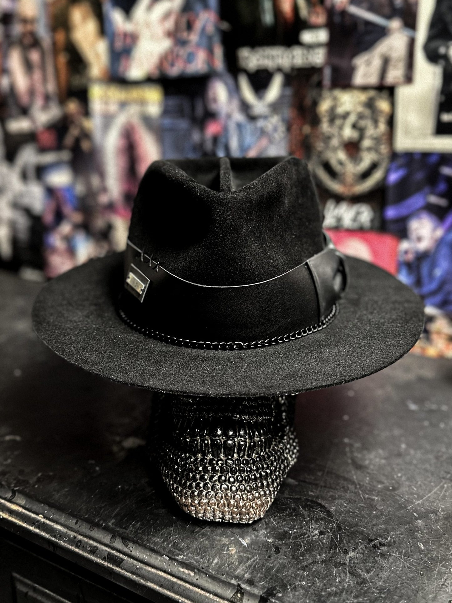 MAN IN BLACK - Blade Hats