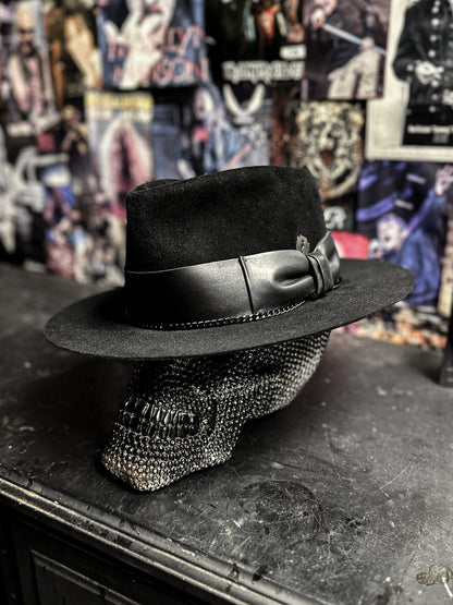 MAN IN BLACK - Blade Hats