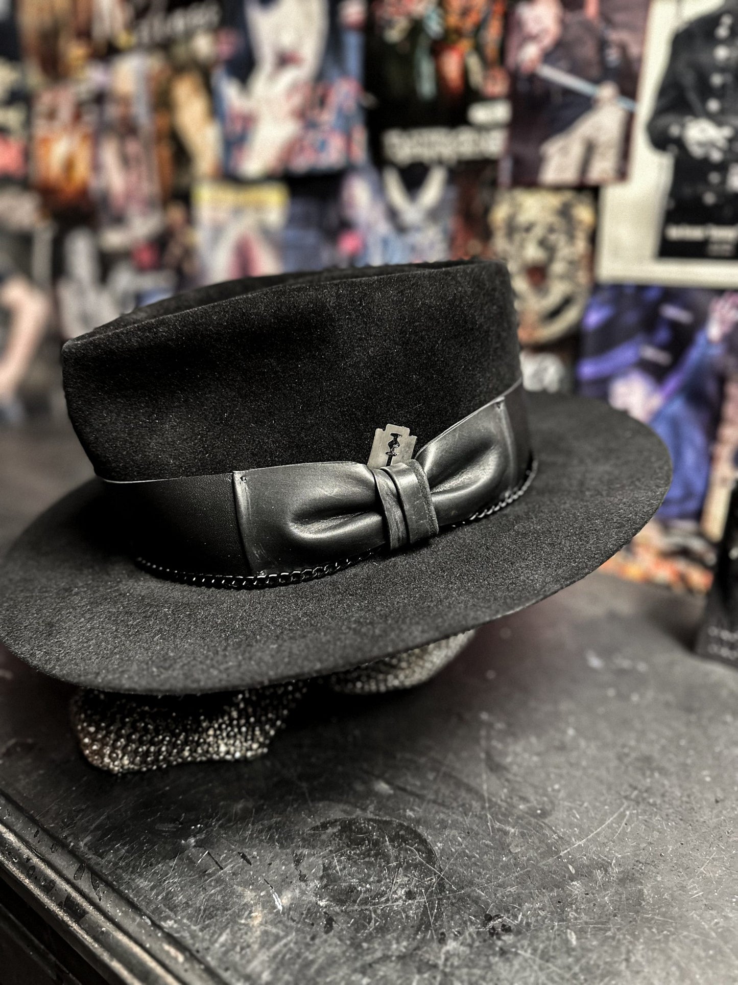 MAN IN BLACK - Blade Hats