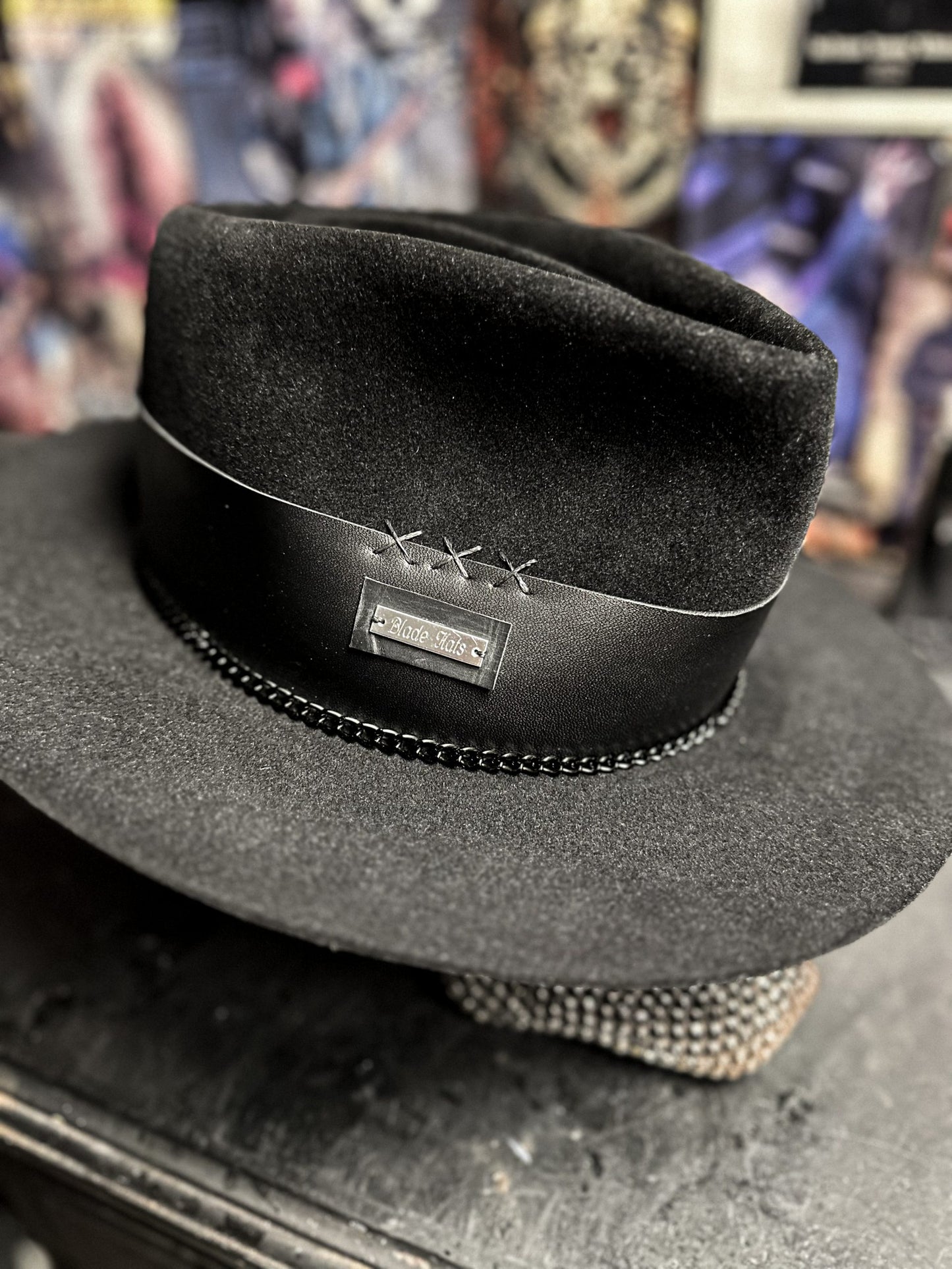 MAN IN BLACK - Blade Hats