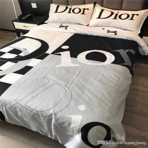 Premium Luxury Brand Bedding Set   DN1692011
